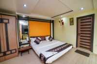 Rooms :: The Amarjeet Hotel :: Kueseong 